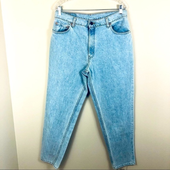90’s Vintage Levi’s mom jeans light blue wash, high waist, regular loose fit 15 - Picture 4 of 8